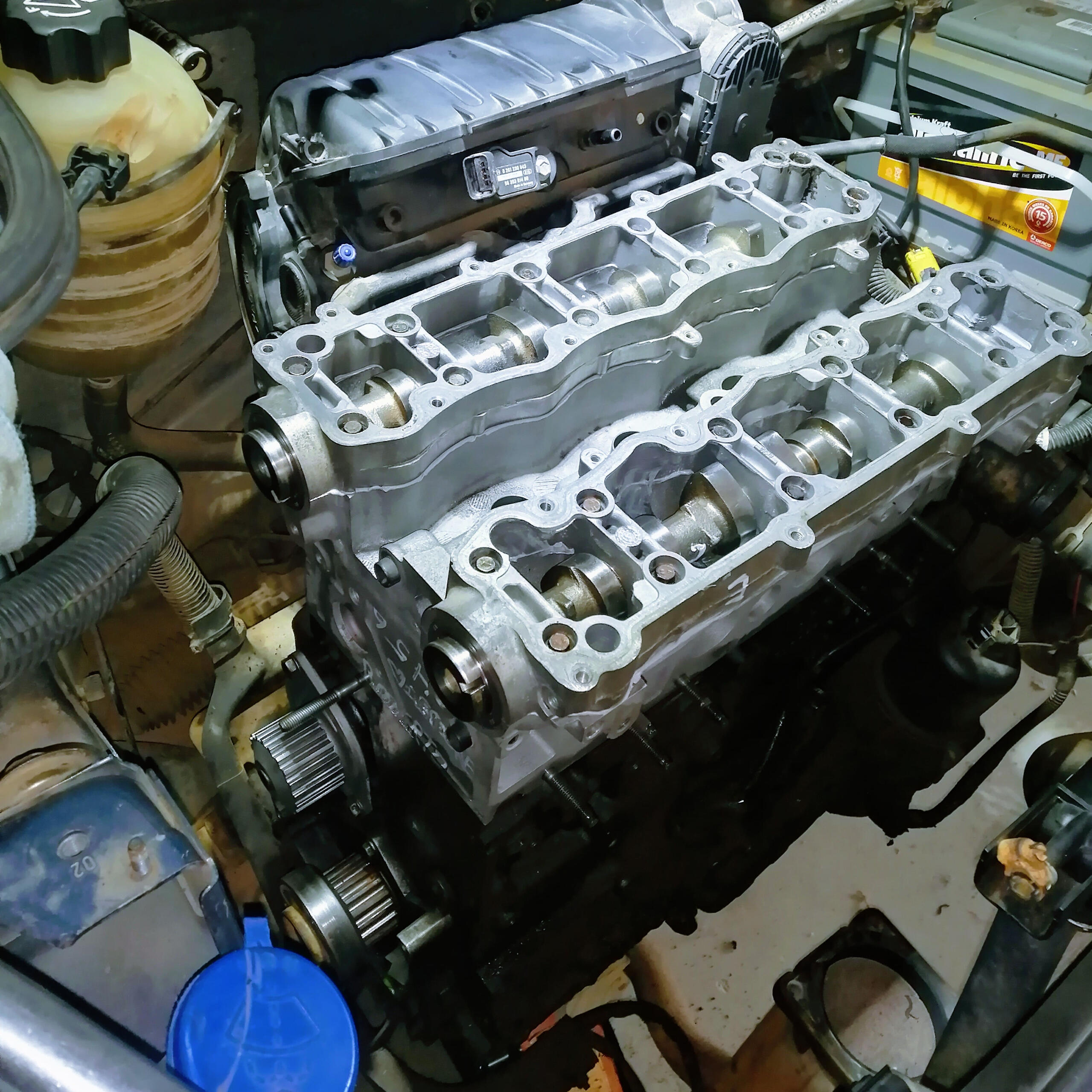 Reparación de culata y cambio de válvulas por corte de correa de distribución peugeot 206.